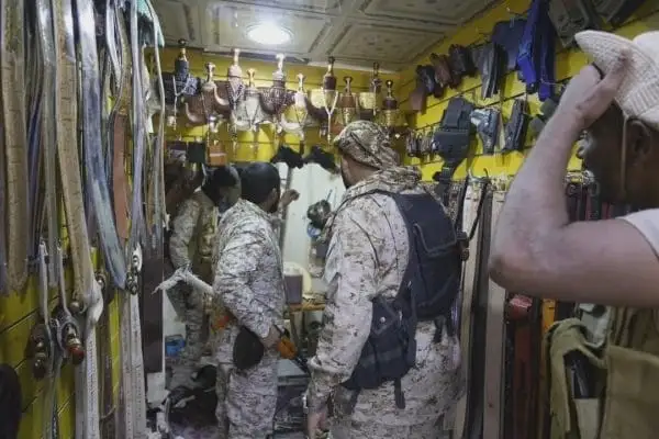 قوات درع الوطن تداهم أسواق السلاح غير المرخصة بوادي حضرموت IMG COM ٢٠٢٦٠٥٠٧٠١٣٢١٤٦٤٩3